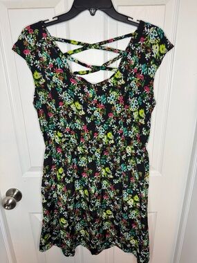 EUC Xhilaration Black Floral Crisscross Back Mini Dress
